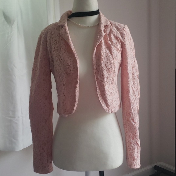 SALE ❣️🤍 Pink Lace Blazer - Picture 3 of 5